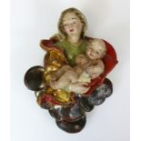 Maria mit Jesuskind (18./19.Jh.) das Kind im Arm haltend; Holz geschnitzt; alte, farbige Fassung