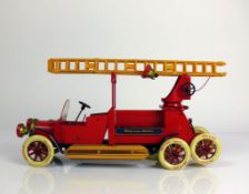 Feuerwehrauto (Mitte 20.Jh.) rot lackiertes Blech; "Magirus-Deutz"; mit Drehleiter; H: 16 cm; L:
