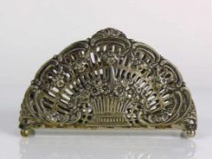 Serviettenhalter (um 1900) Deutsch, Silber 800; floral durchbrochene Wandung; L: 12,5 cm; H: 7 cm;