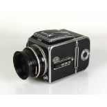 Hasselblad-Kamera Carl Zeiss-Objektiv Nr. 1204620; auf Gehäuse bezeichnet: 1000f; Funktion nicht