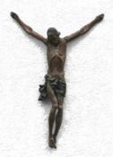 Christuskorpus (2.H.18.Jh.) Holz geschnitzt, rückseitig abgeflacht; ehemals an Holzkreuz;