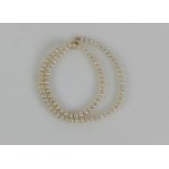 Perlenhalskette Zuchtperlen mit 14ct GG-Verschluss; L: 44,5 cm; D: Perlen ca. 4 mm