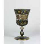 Pokalglas (um 1900) farbloses Glas; umlaufend polychromer Blütendekor mit umlaufender Goldbordüre