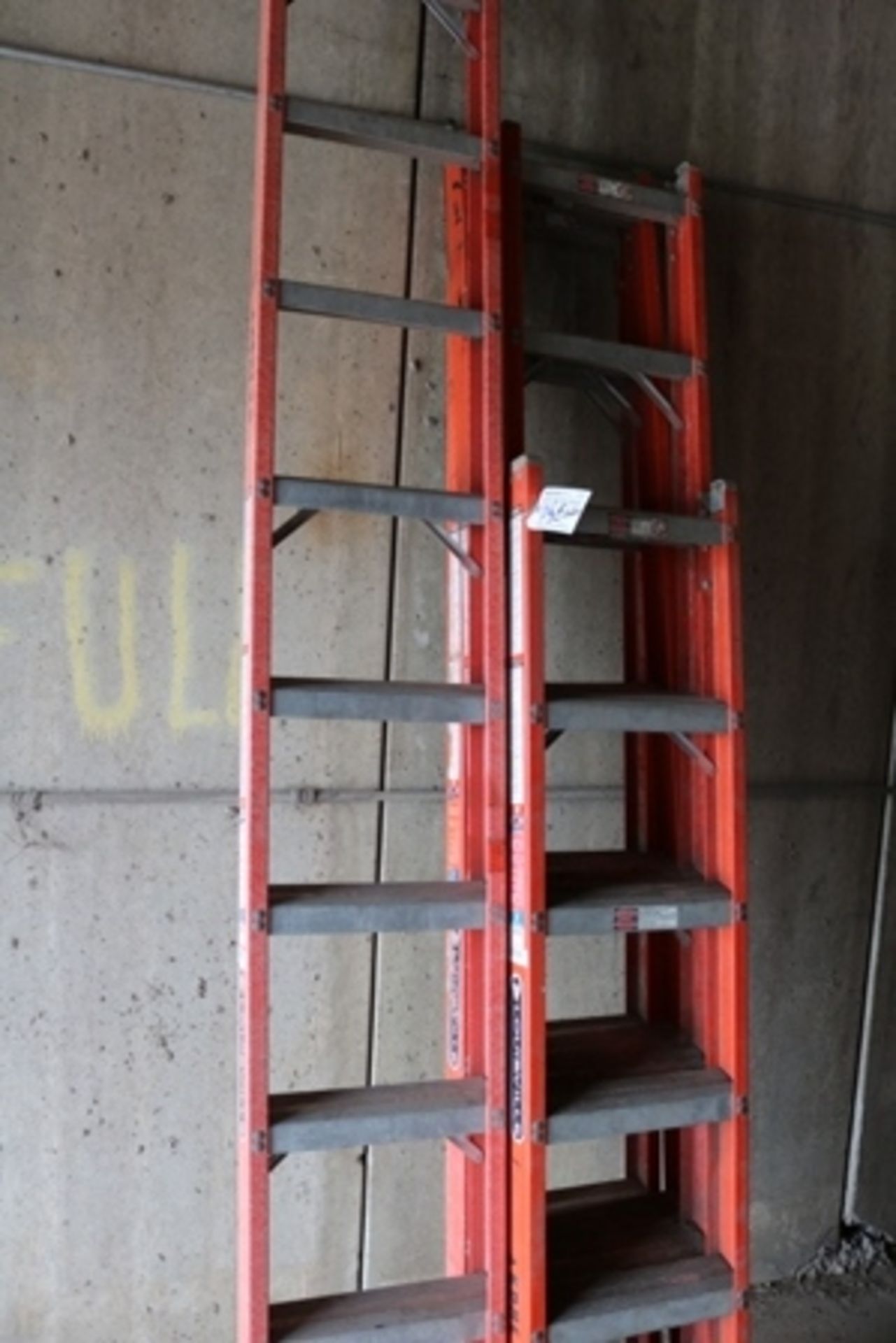 5 fiberglass ladders