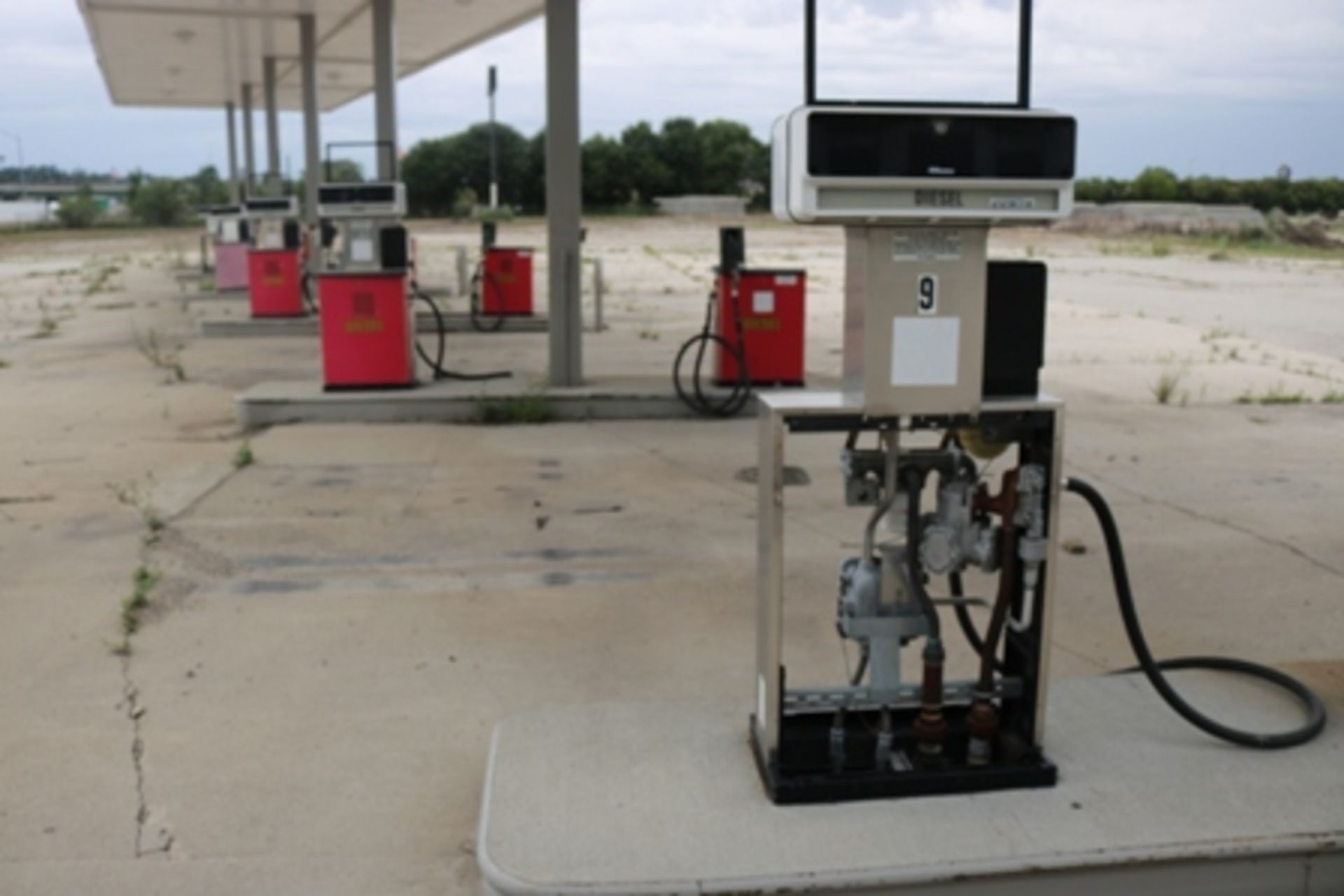 5 diesel dispensers with pump (632)