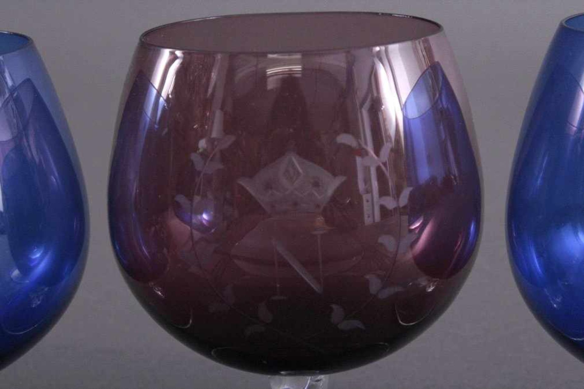 4 Cognacschwenker Nason Moretti, MuranoBlau und violett überfangen, auf der Vorderseite ist - Bild 2 aus 2