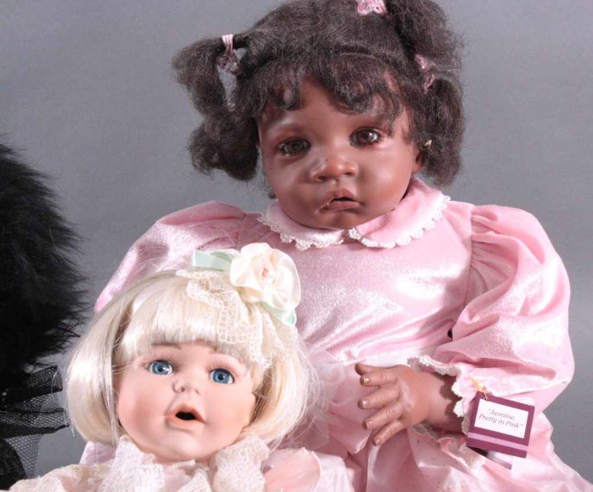 Konvolut Puppen5 Stück, Porzellankopf, -hände und -füße, Stoffkörper.1 "RF-Collection" Puppe, blonde - Bild 3 aus 3