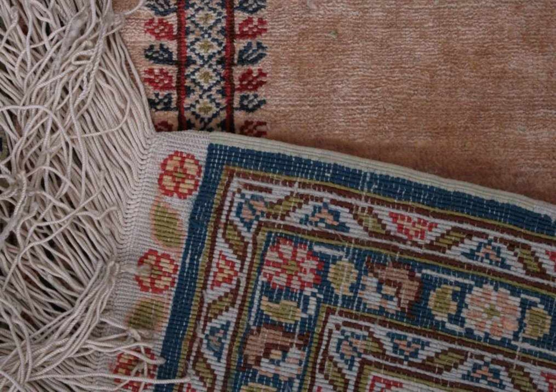 Orientteppich Ost-Anatolia (Nomadic)Seidenwolle auf Wolle, Sumak-Knoten, ca. 118 x 69 cm, - Bild 2 aus 2