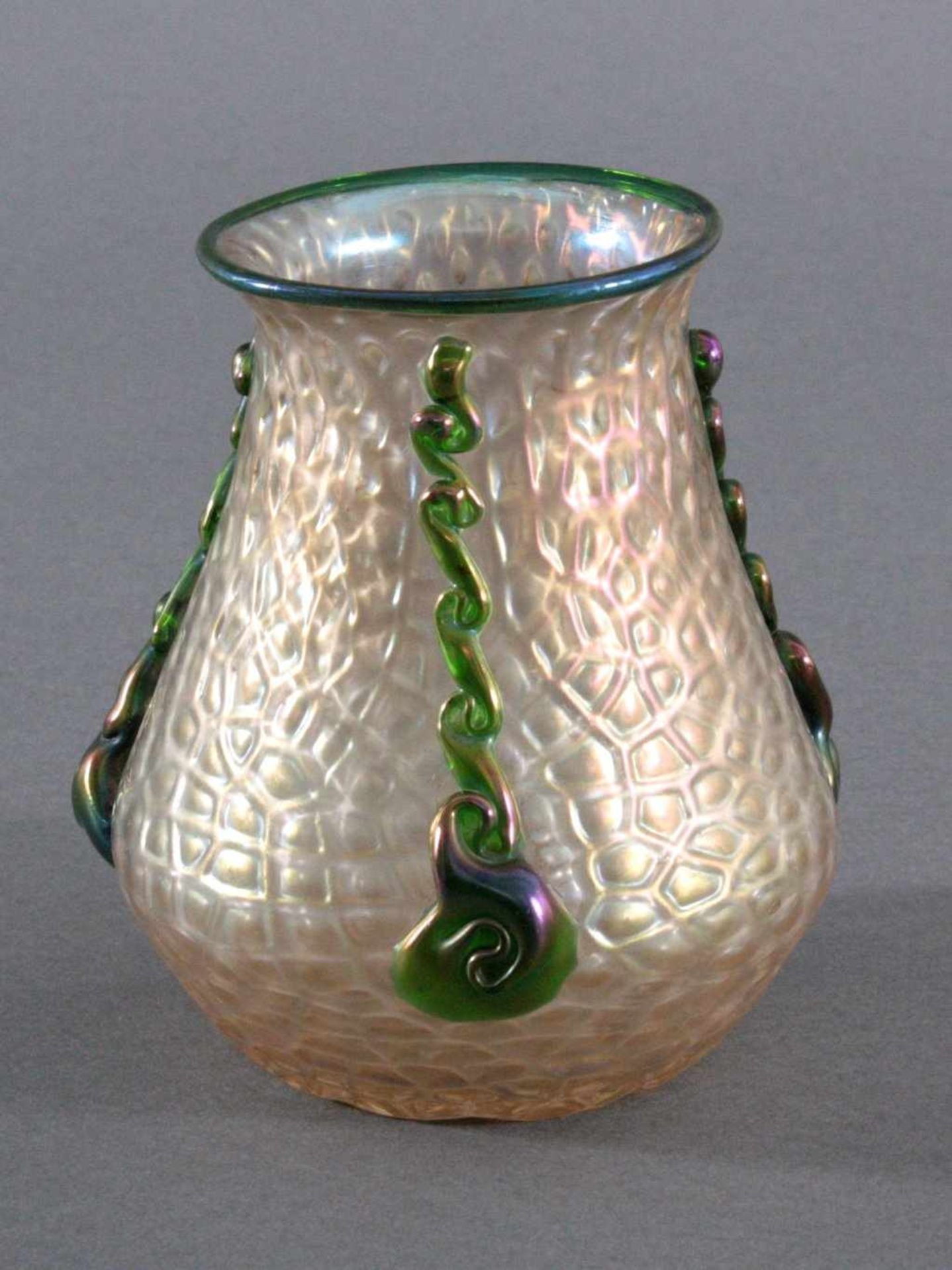 Vase "Nautilus", Loetz Witwe, Klostermühle, um 1903Farbloses Glas. Strukturiertem "candia