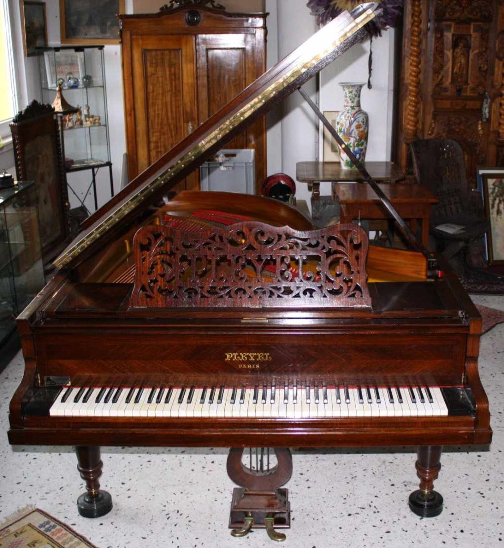 Pleyel Flügel aus dem Jahr 1904 - Lieblingsmarke von Chopinmit der Seriennummer 132202. Der