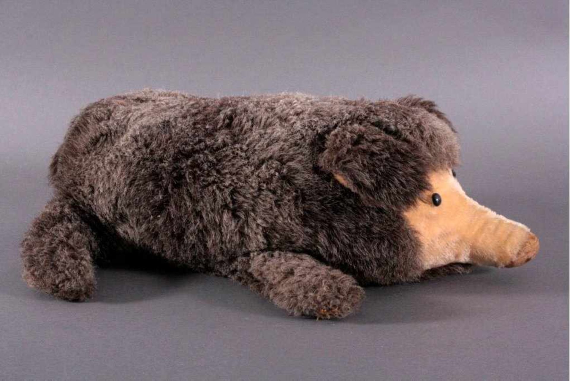 Steiff Wildschwein, liegendwohl um 1960, Knopf im Ohr, ohne Fahne und Brustschild, ca.60 cm - Bild 2 aus 2