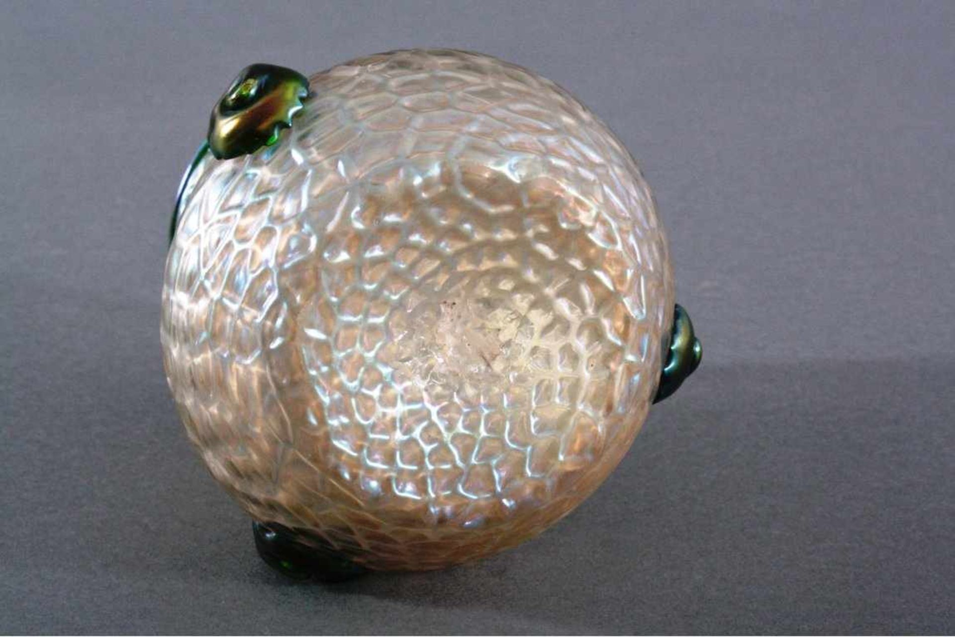 Vase "Nautilus", Loetz Witwe, Klostermühle, um 1903Farbloses Glas. Strukturiertem "candia - Bild 2 aus 2