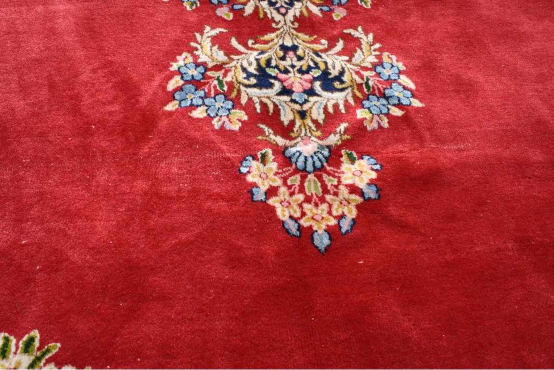 Großer Kirmanrotgrundig, florales Muster, Gebrauchsspuren, ca. 402 cm x315 cm - Bild 4 aus 6