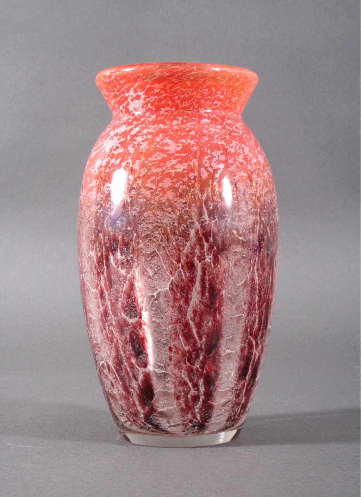 Glas Konvolut, 13-teilig1 Vase WMF, Klarglas, in verschiedenen Rottönen,Gebrauchsspuren auf der - Bild 3 aus 4