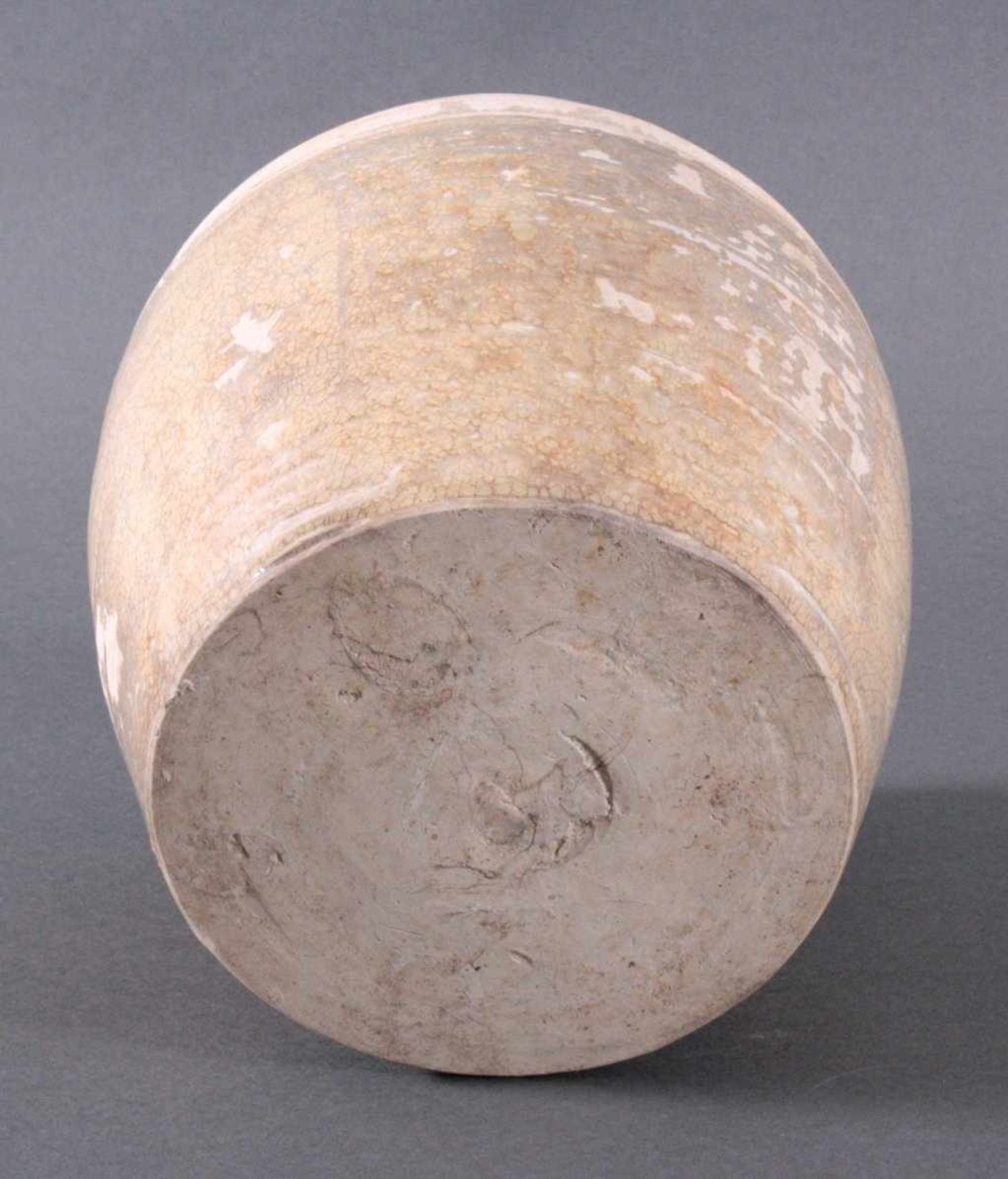 Rundes Vorratsgefäße, Angkor-Periode 12./13. Jh.Kambodscha, Steinzeug mit heller Glasur, - Bild 4 aus 4