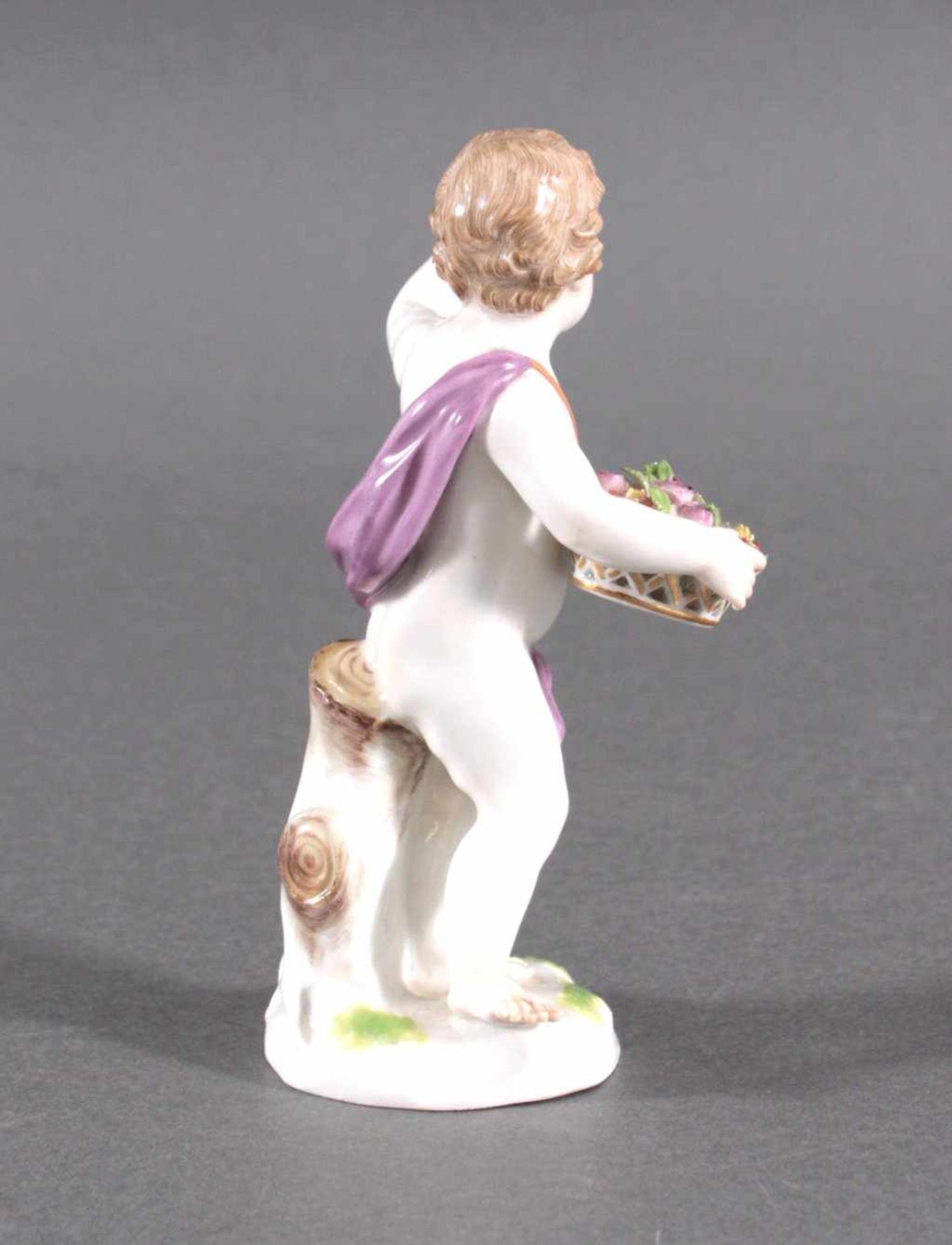 Putto, Porzellanfigur Meissen Ende 19. Jh.Allegorie auf den Frühling, nach einem Modell von - Bild 3 aus 4