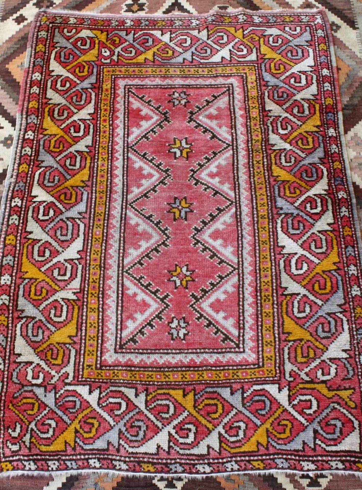 Antiker Orientteppichca. 144cm x 99cm, rose / gelb