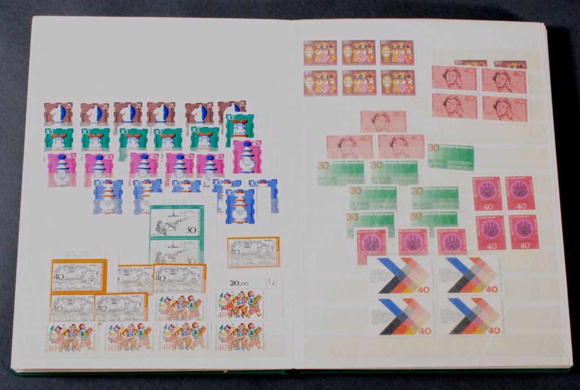 BUND 1970-2000, postfrisch mit Dubletten, viel EX-NOMI!!postfrische Sammlung, wohl bis auf wenige