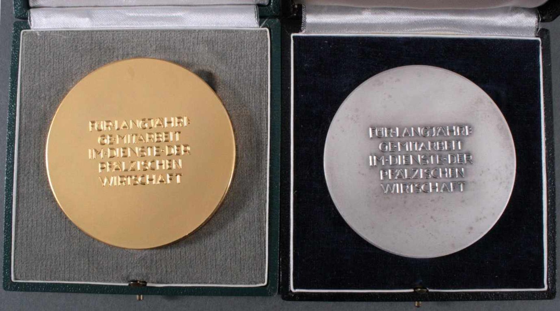 2 Medaillen, Rheinland-Pfalz, Heinrich MoshageFür langjährige Mitarbeit im Dienste der - Bild 2 aus 2