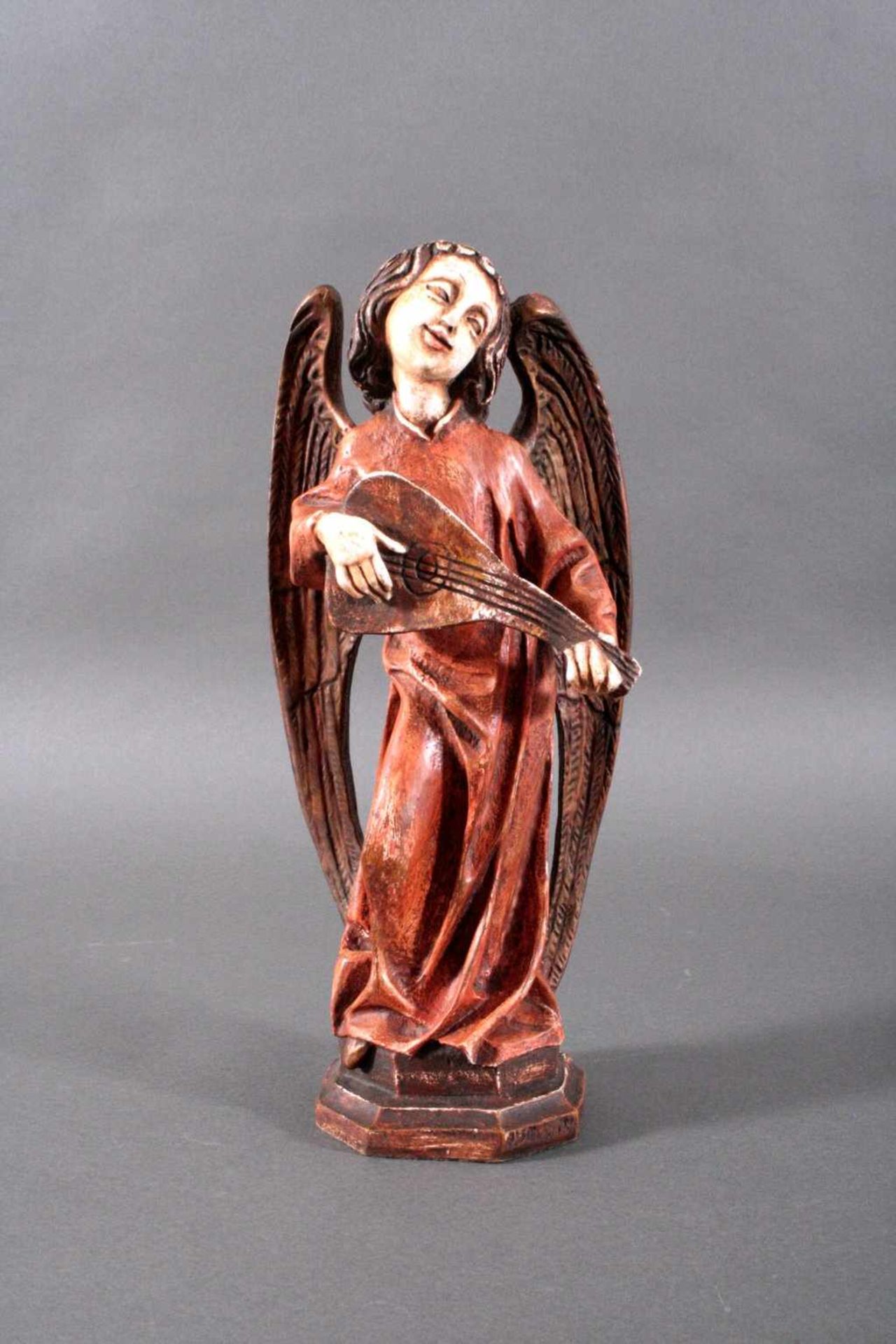 Religiöse Holzfiguren6 Holzfiguren, dabei eine Madonnenstatue mit Jesuskind, einmusizierender Engel, - Bild 3 aus 5