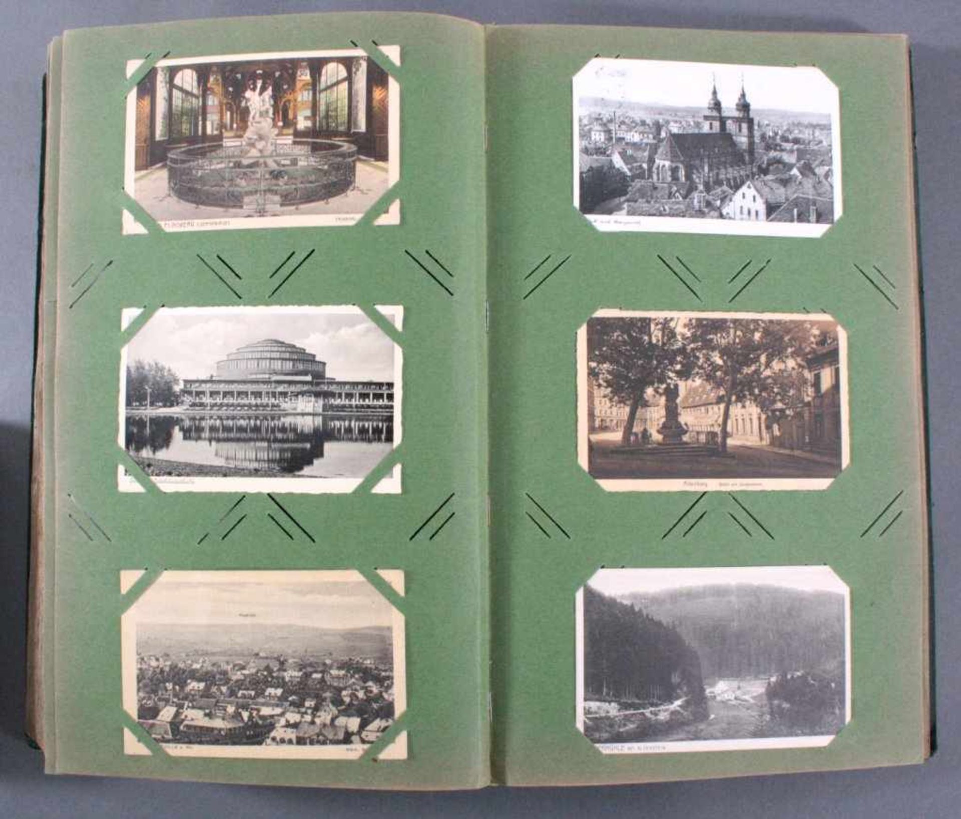 Prall gefülltes Album mit ca. 390 PostkartenBunte Mischung größtenteils um 1920/30 und älter, - Image 13 of 16