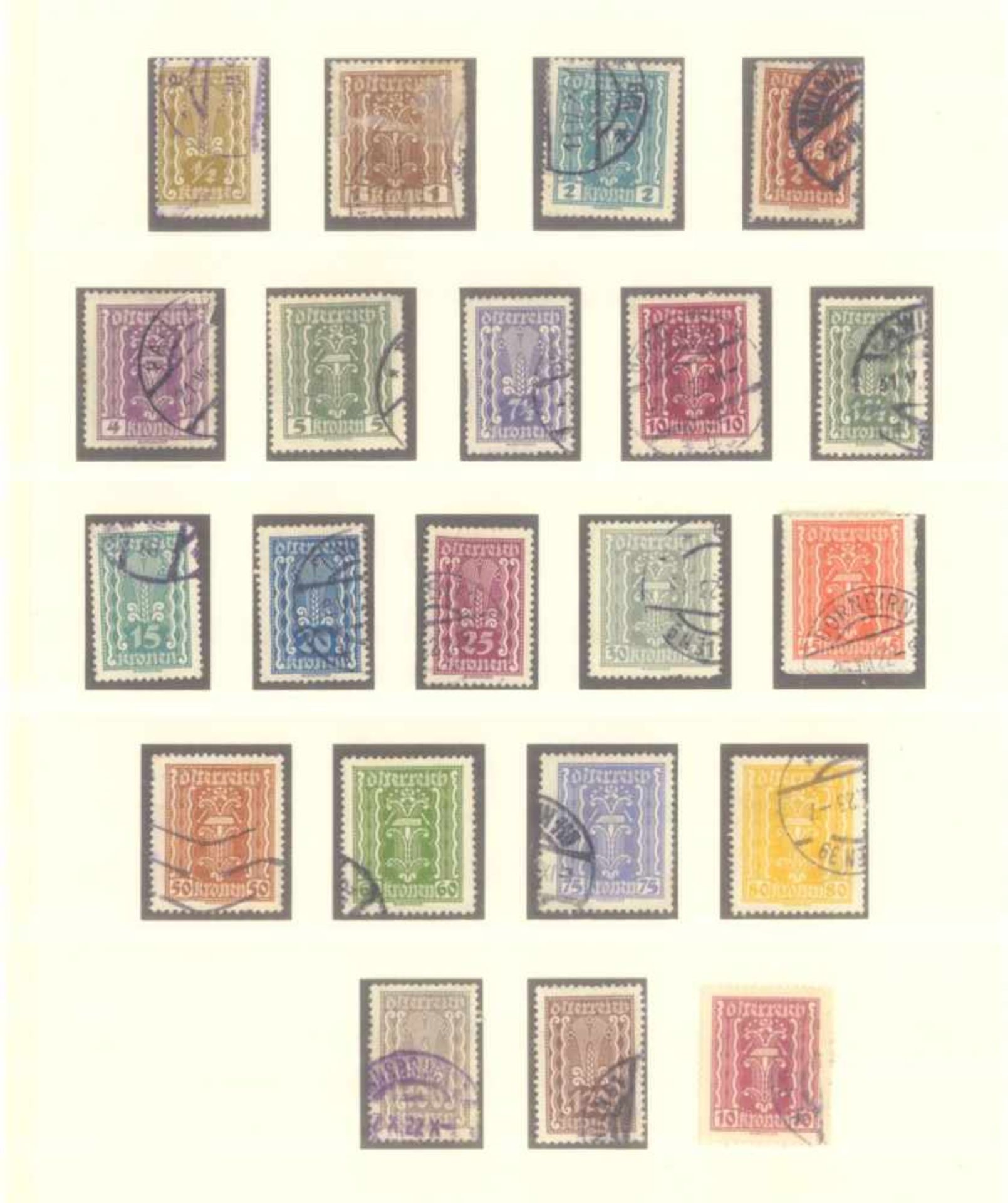 ÖSTERREICH 1918-1924gestempelte Sammlung in LINDNER T-Falzlosvordrucken,komplett gescannt. Dabei - Image 11 of 15