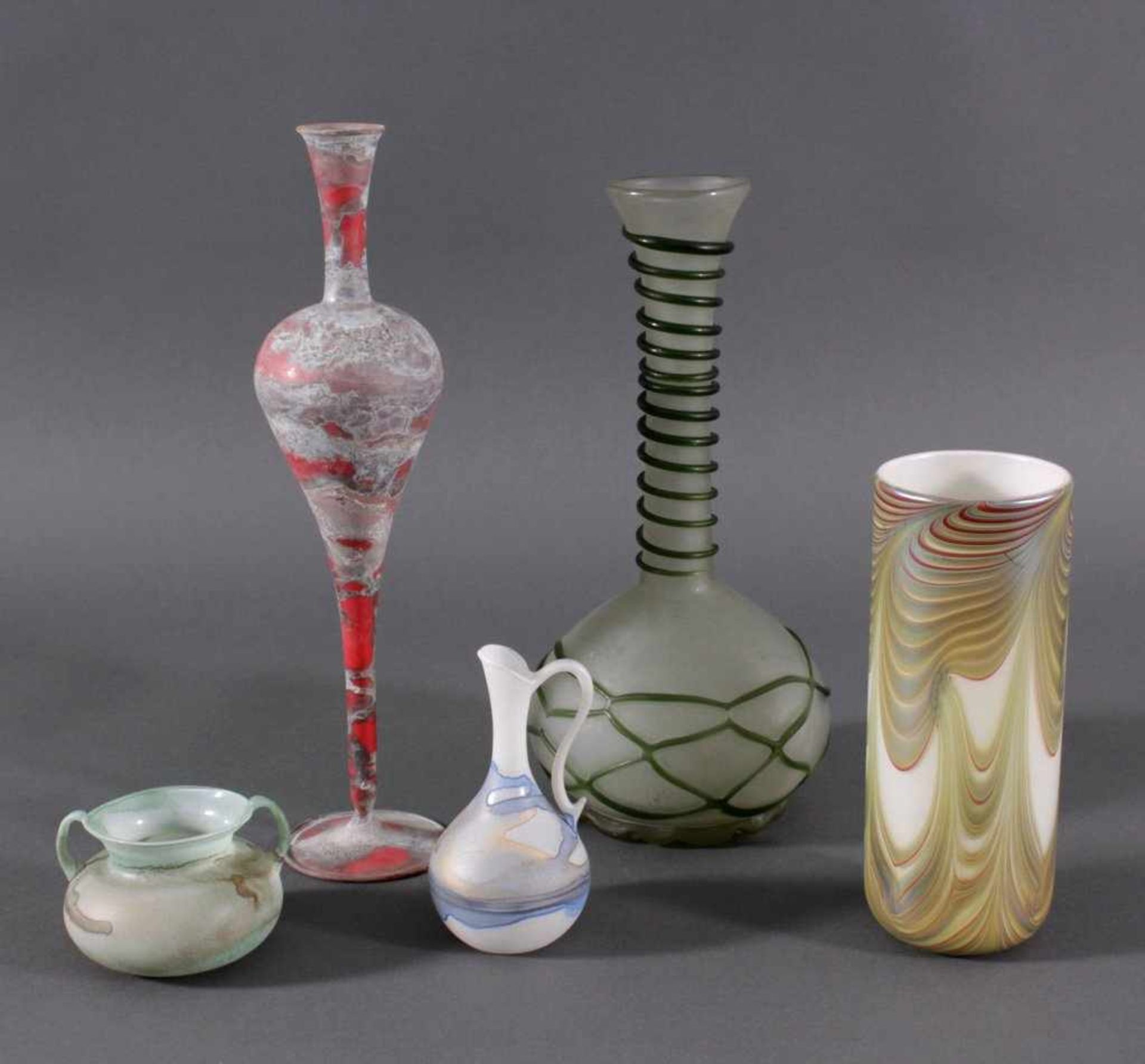 Lot Künstler Gläser1x Große Vase Böhmen mit Glasspirale farbloses Glas,bauchiger Korpus mit langem