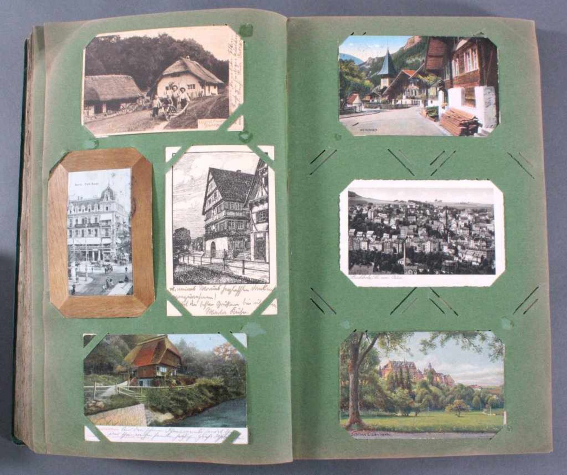 Prall gefülltes Album mit ca. 390 PostkartenBunte Mischung größtenteils um 1920/30 und älter, - Image 8 of 16
