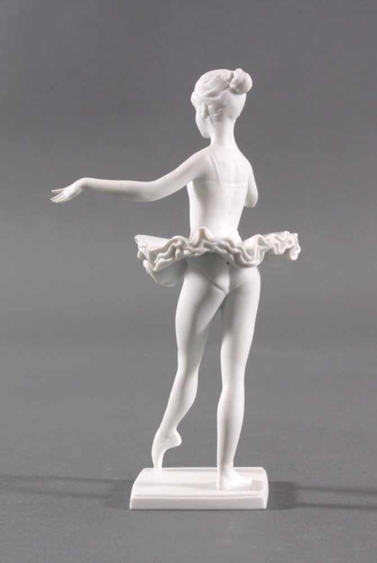 Figürliches Porzellan1 Tänzerin, gemarkt Kaiser Modellnummer "794", unbemaltesBisquitporzellan, - Bild 2 aus 3