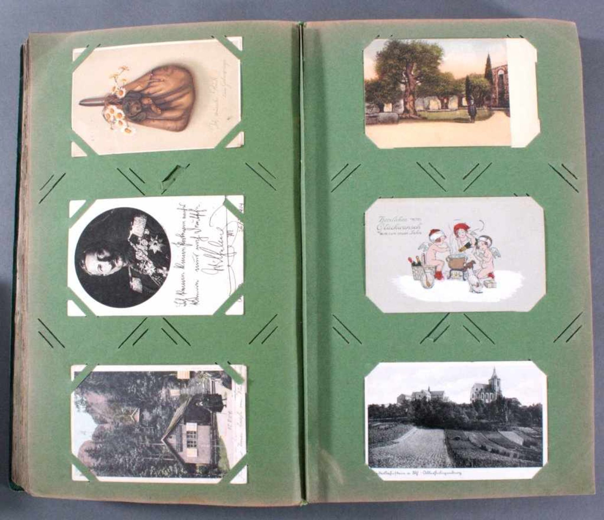 Prall gefülltes Album mit ca. 390 PostkartenBunte Mischung größtenteils um 1920/30 und älter, - Image 7 of 16