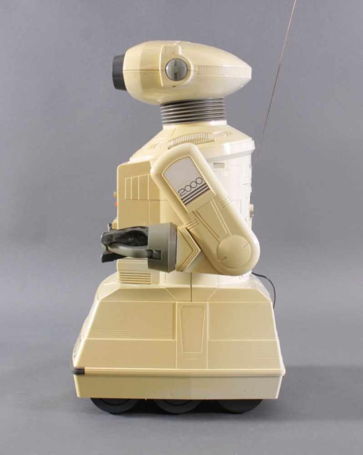 Omnibot 2000 TOMY Tomy Kyago Company - Inc.1985, ca. H- 63 cm. Gebrauchsspuren und Plastik - Bild 3 aus 4
