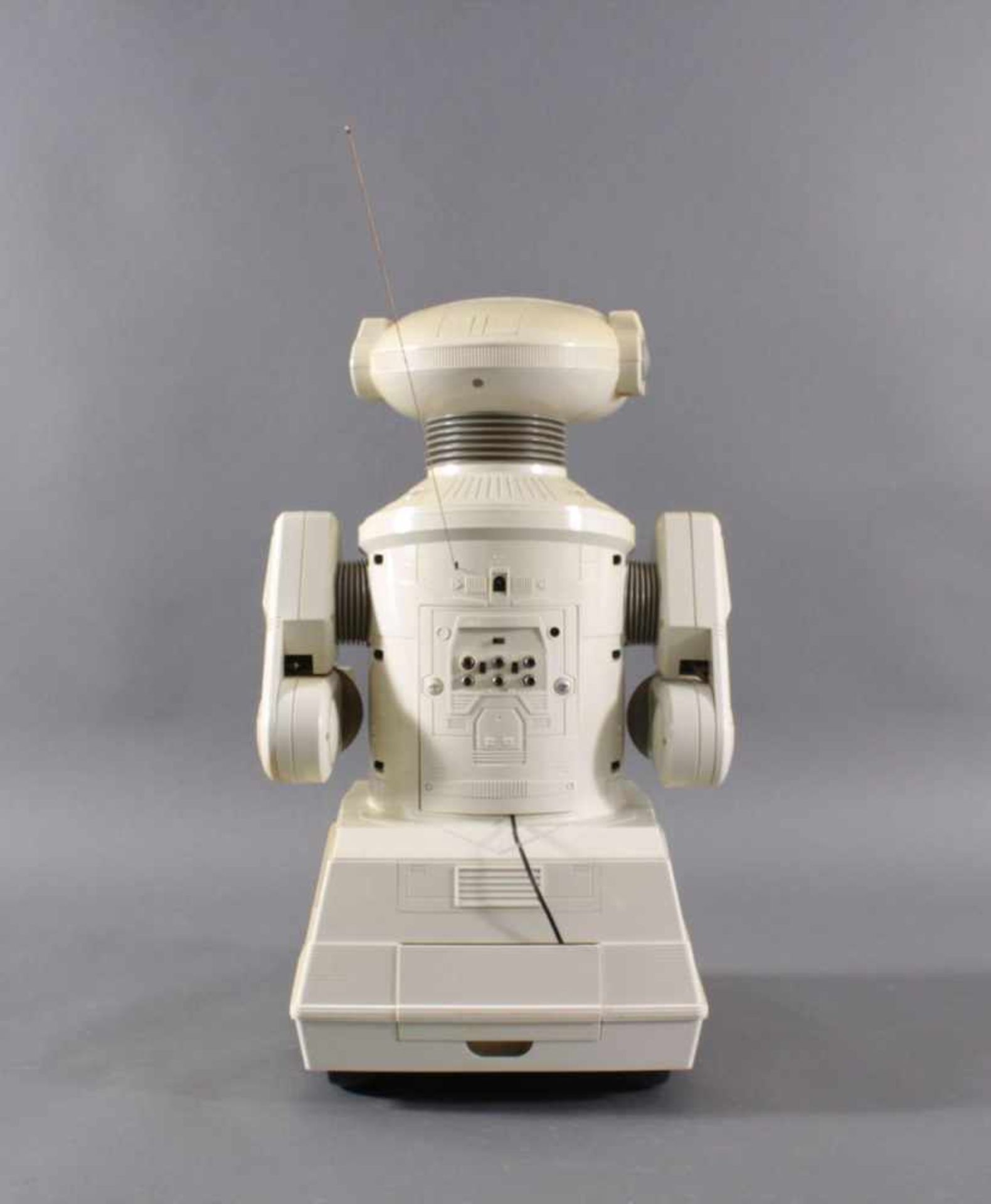 Omnibot 2000 TOMY Tomy Kyago Company - Inc.1985, ca. H- 63 cm. Gebrauchsspuren und Plastik - Bild 4 aus 4