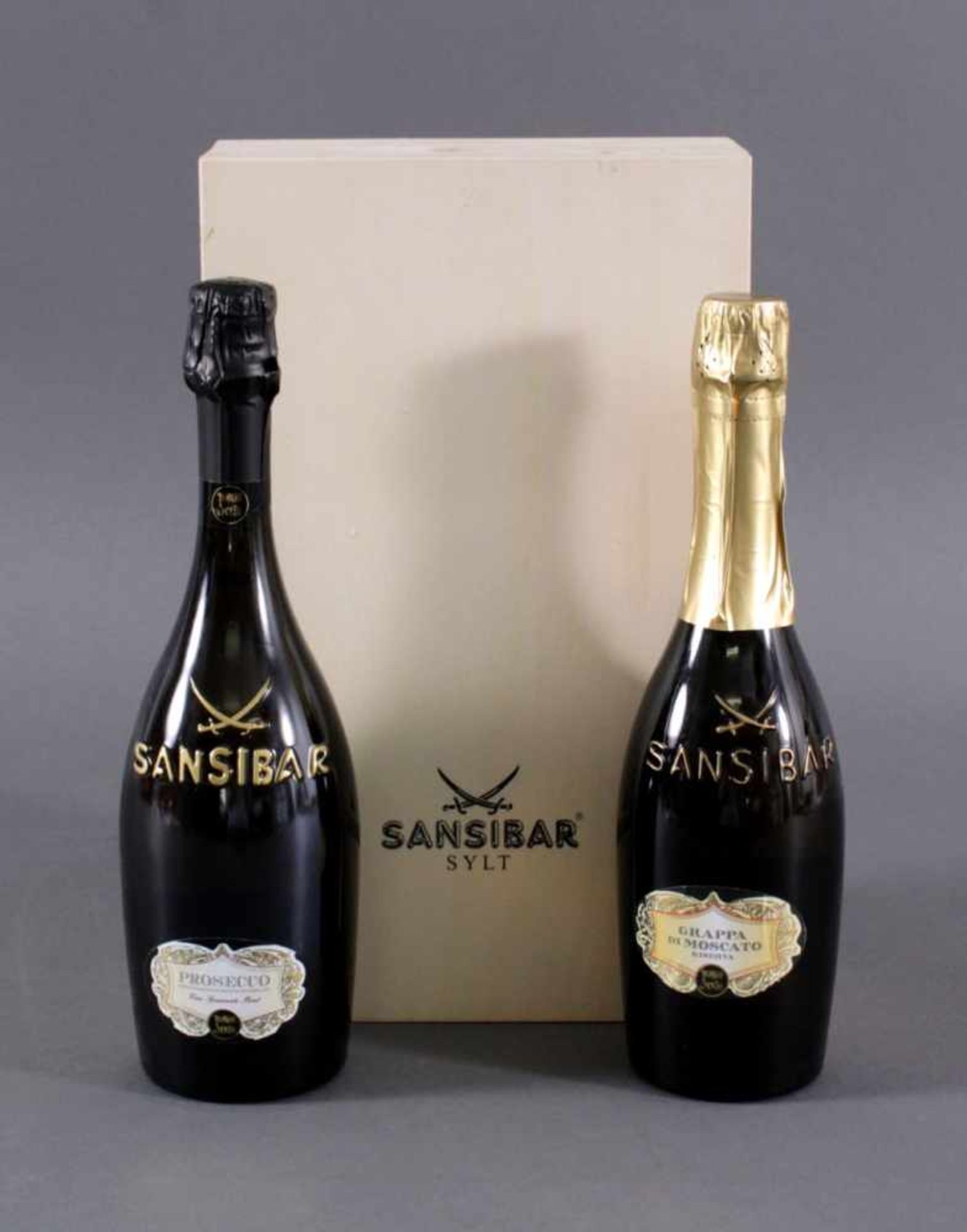 Sansibar Sylt Prosecco und Grappa in GeschenkboxProsecco Vino Spumante Brut, Borgio Santo 0,75l,