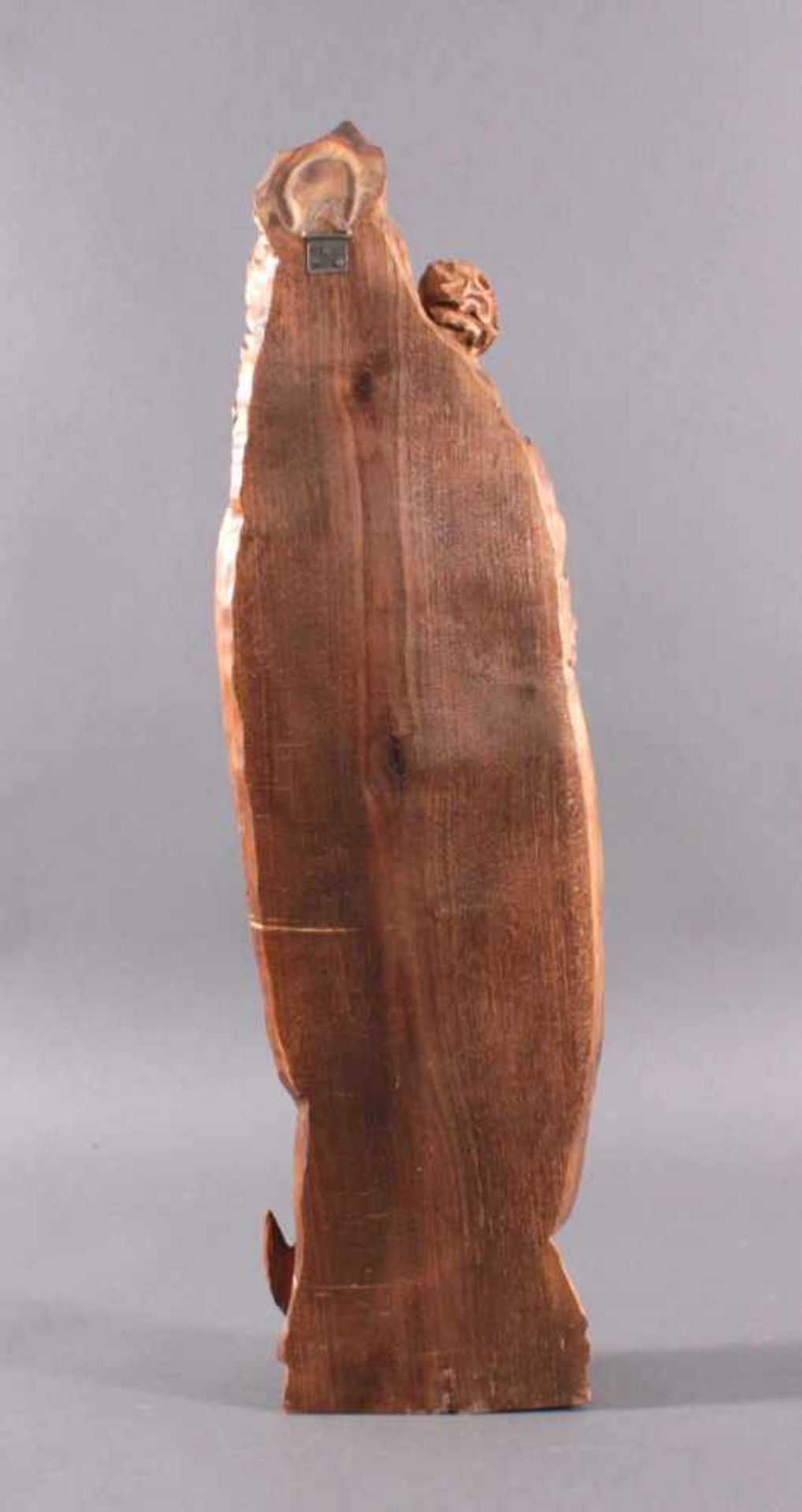 Holzskulptur, Madonna mit Kind und ZepterAus dem Vollholz geschnitzt, Zepter ist lose, ca. H- 77 cm - Bild 3 aus 3