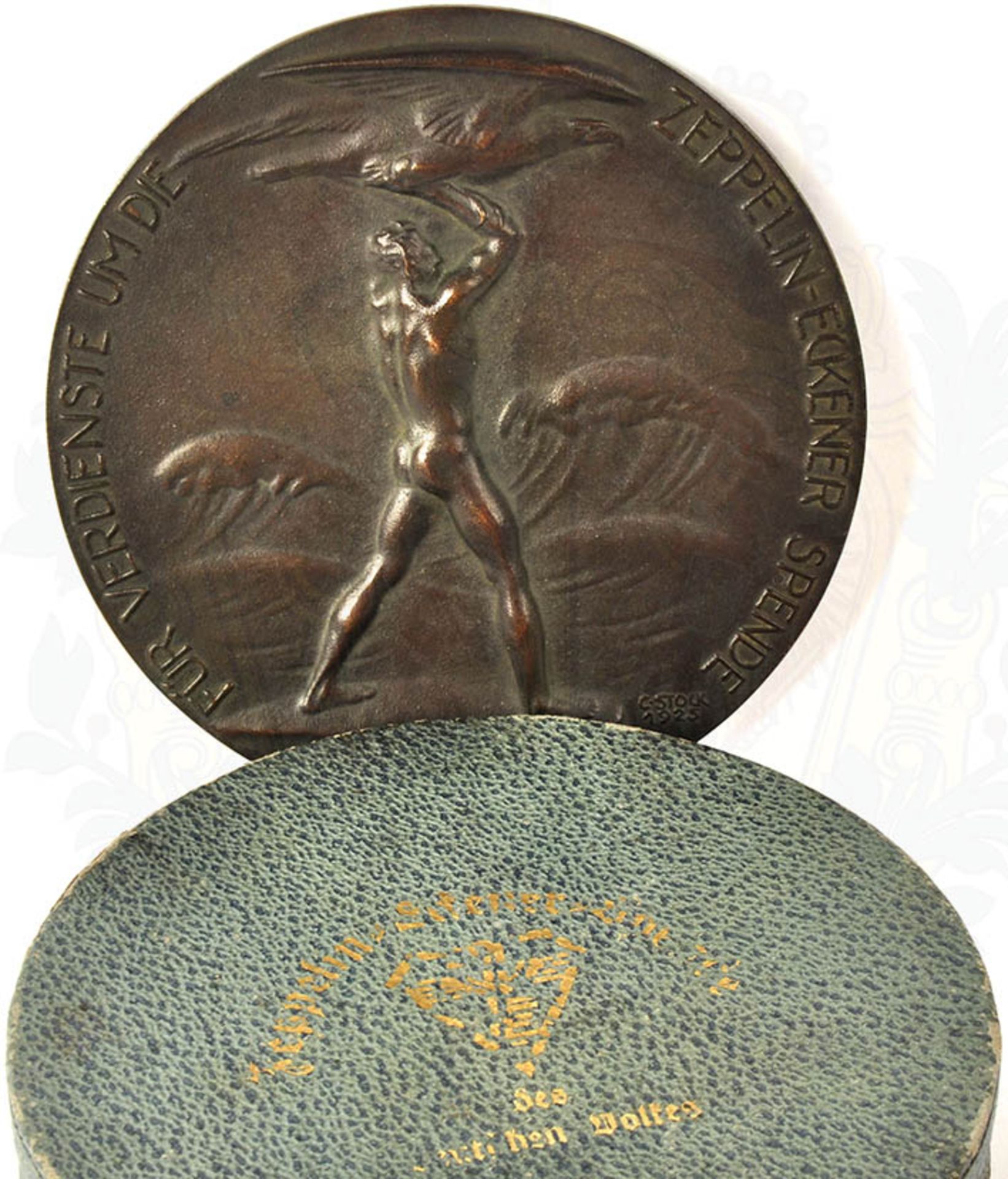 BRONZEMEDAILLE FÜR VERDIENSTE, um die Zeppelin-Eckener Spende, Bronze, sign. "G. Stock 1925", Herst. - Bild 2 aus 2