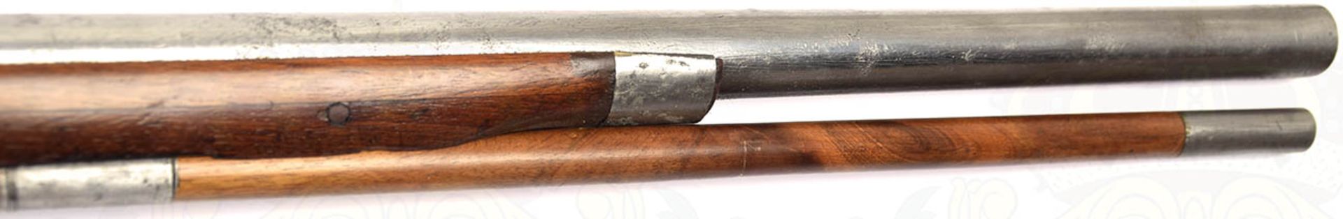 STEINSCHLOß-MODELLGEWEHR, schöne Fertigung aus einem älteren Holzschaft m. fachmännisch - Bild 2 aus 7