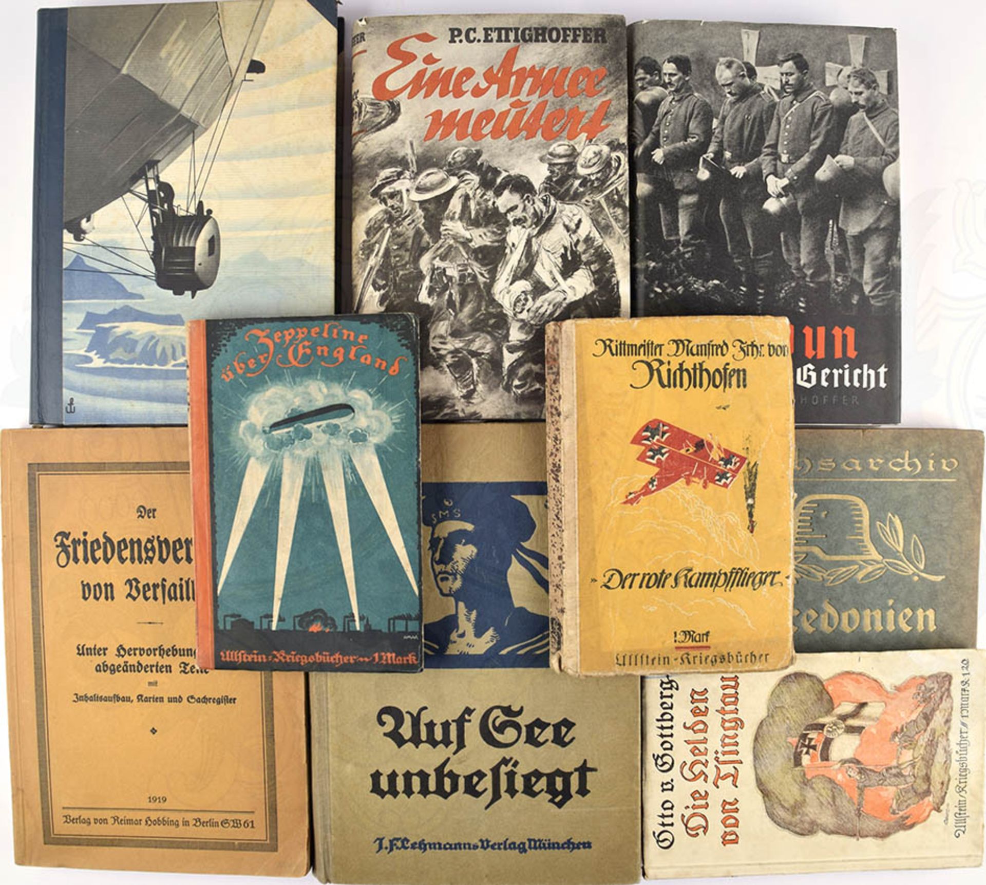 LOT ÜBER 40 TITEL, dabei: Fliegertruppen, Marine, U-Boote, Infanterie, MG-Truppen, Schlachten des