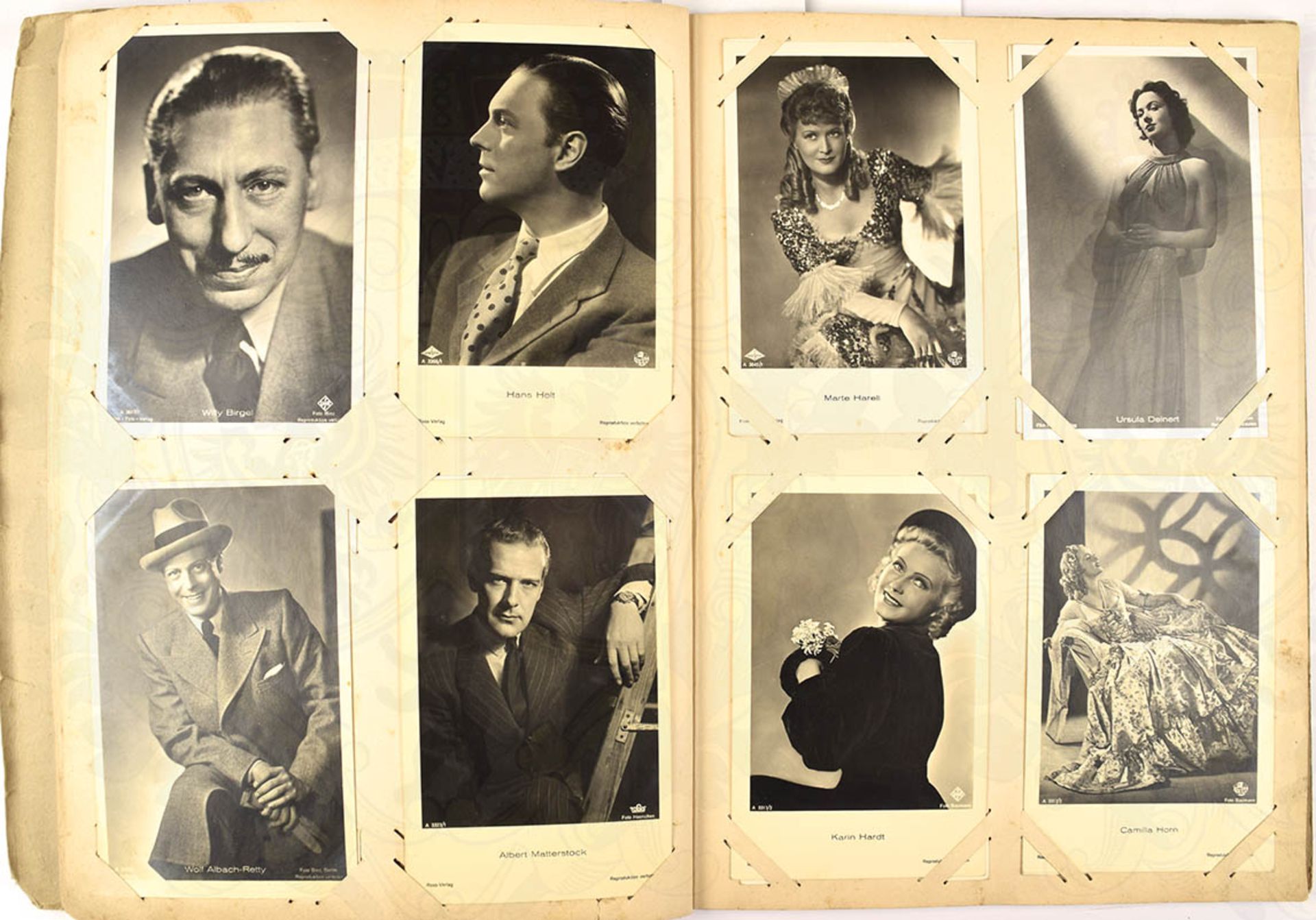 AUTOGRAMMKARTEN-STECKALBUM mit 96 Foto-AK, um 1940, dabei: Magda Schneider, Maria Andergast, - Bild 2 aus 3