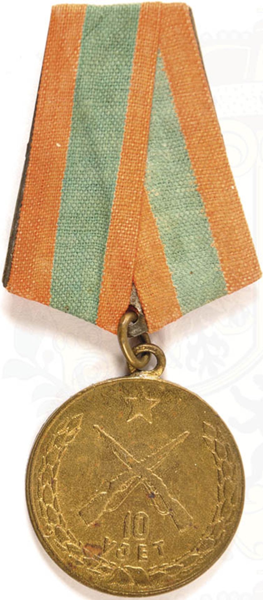 EHRENZEICHEN FÜR 10 JAHRE MILITÄRDIENST, Bronze, a. Bd.-Tragespange < 1035013F, Zustand: I-II,