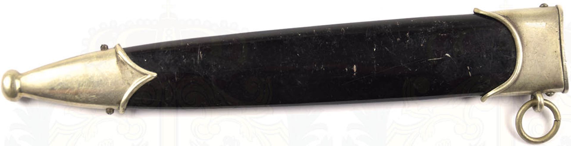 SCHEIDE FÜR DEN DIENSTDOLCH M 33, Stahlblech, glänzend schwarz lackiert, Beschläge Tombak