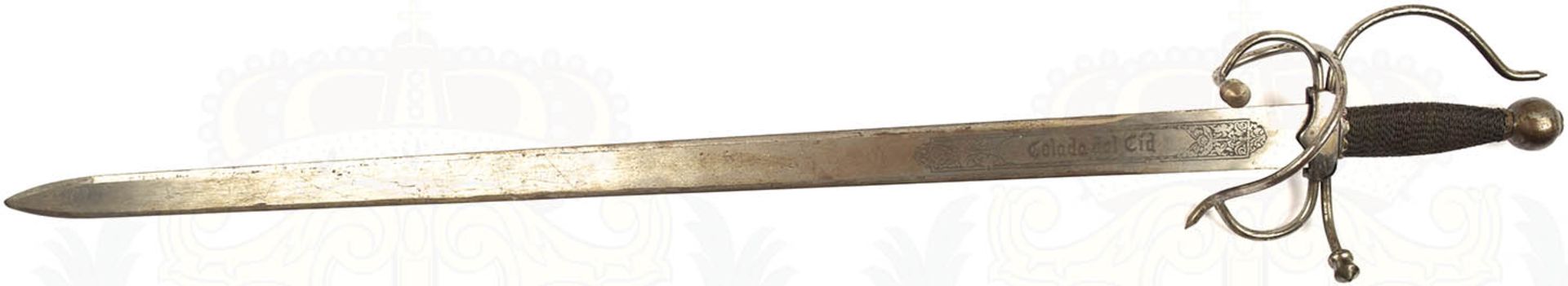 DEKOSCHWERT "COLADA DEL CID", im Stil des 16. Jhd., zweischneidige Klinge mit beids. Zierätzung,