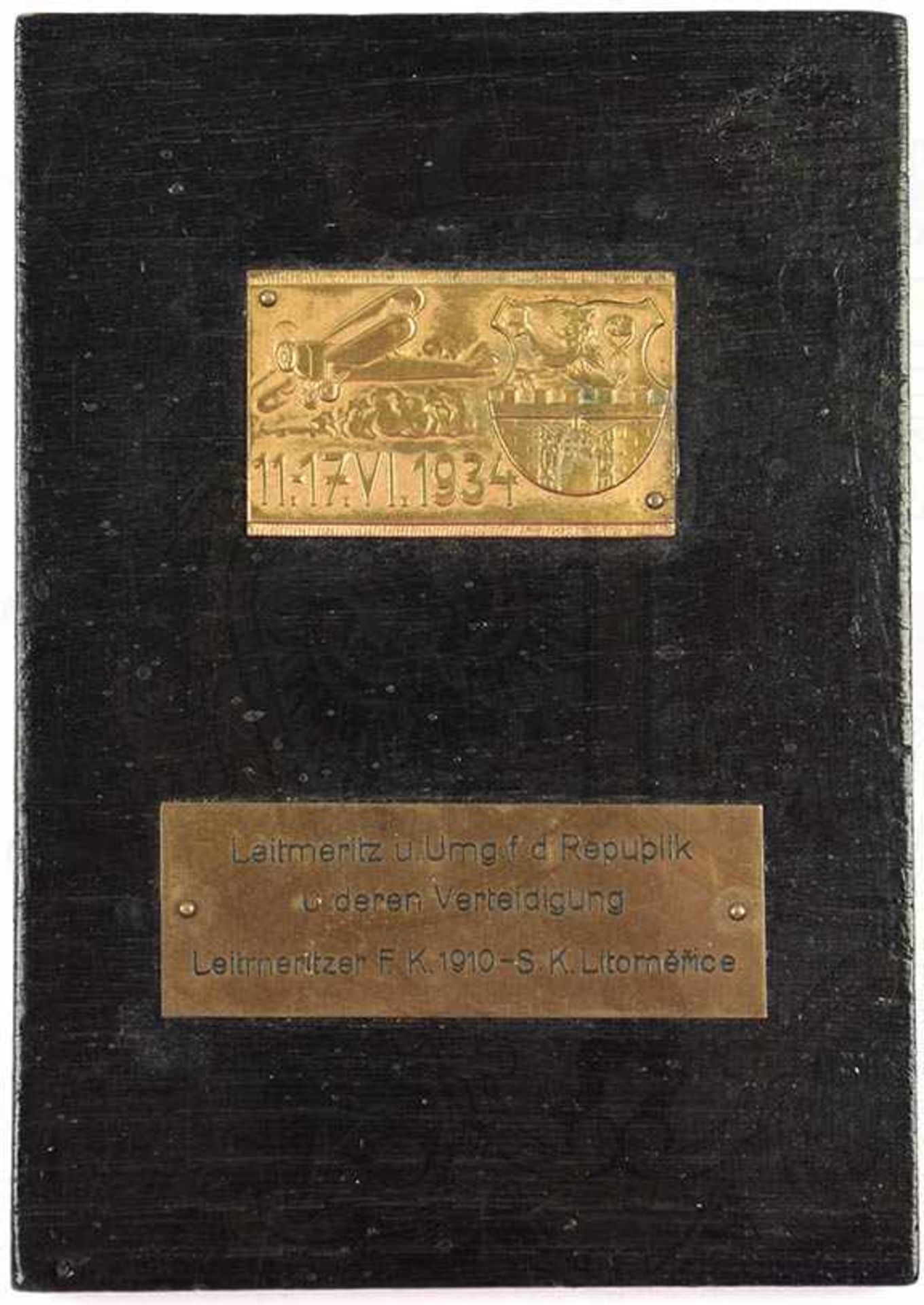 PLAKETTE FLUGWOCHE LEITMERITZ, 11.-17. VI. 1934, Buntmetall/vergld., m. Abb. e. Flugzeugs u. d.