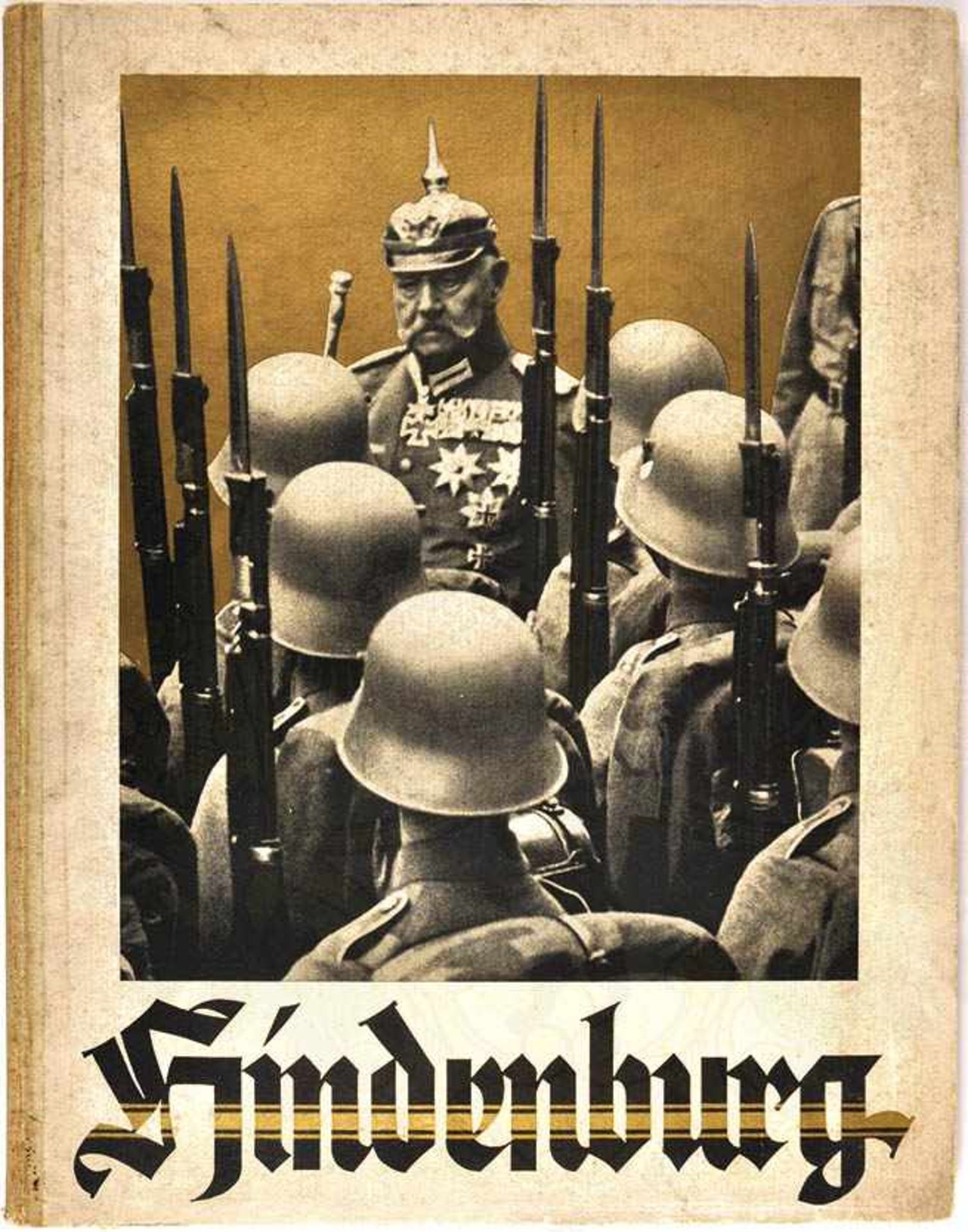 HINDENBURG, Gedenkschrift, Bln. 1935, zahlr. Fotos, 96 S., großf. Hln. m. Titelfoto
