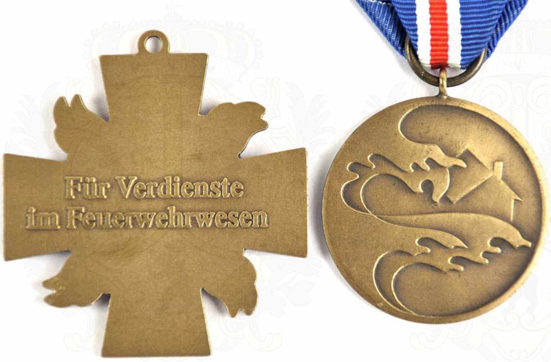 3 AUSZEICHNUNGEN SCHLESWIG-HOLSTEIN, Sturmflut-Medaille 1962, Bronze, am Band; Flutehrenzeichen - Bild 2 aus 2
