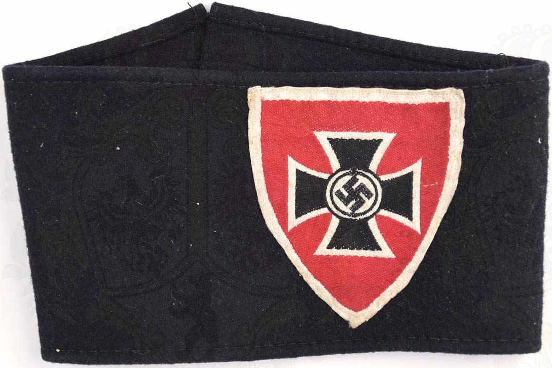 ARMBINDE NS-KRIEGERBUND, Sammleranferigung, farb. gewebtes Wappenschild auf schwarzem Tuch