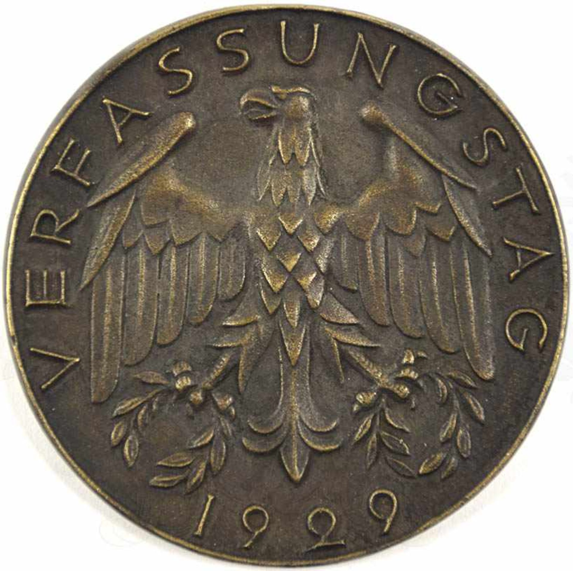 EHRENPLAKETTE DES REICHSPRÄSIDENTEN, Bronze, Umschrift „Verfassungstag 1929“, m. Hoheitsadler u. Arm - Bild 2 aus 2