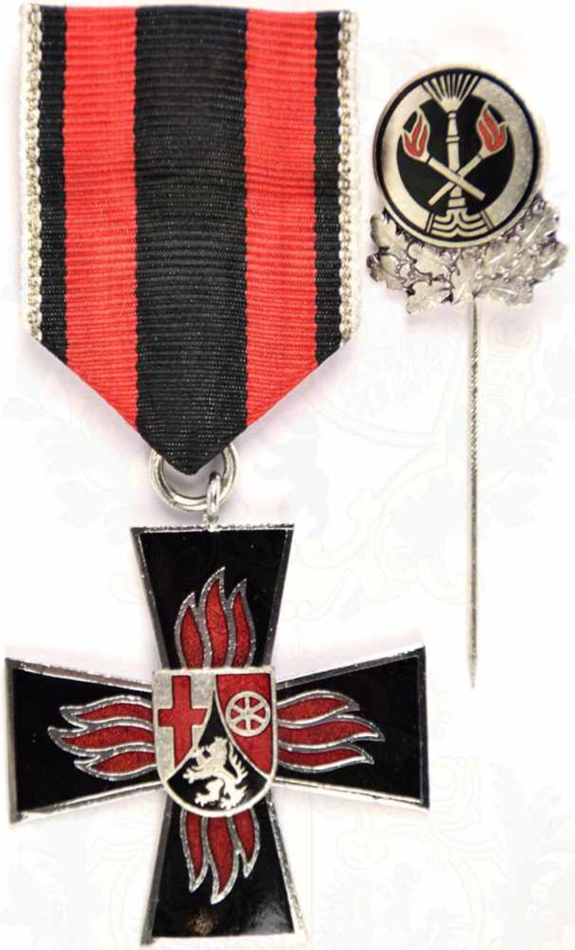 FEUERWEHR-EHRENZEICHEN RHEINLAND-PFALZ, 1. Stufe in Silber, m. Inschrift, am Band m. IS, im Etui; - Bild 2 aus 3