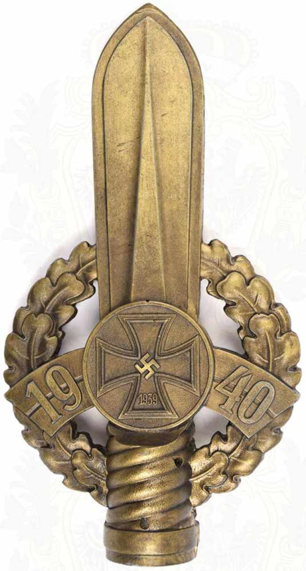 FAHNENSPITZE, schwarzes Bakelit, bronzefarben beschichtet, Schwert im Eichen-Kranz, relief. EK - Bild 2 aus 2