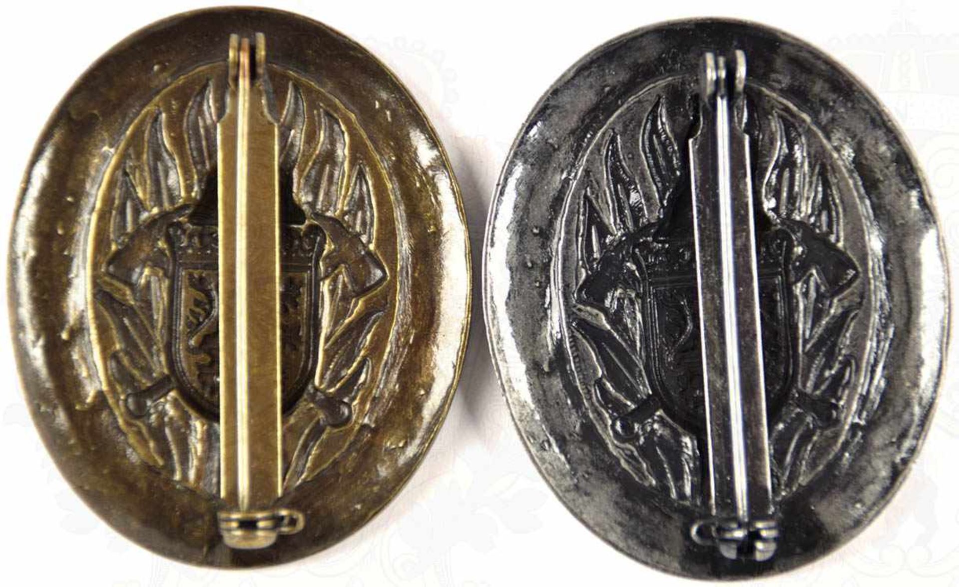 SATZ 4 FEUERWEHR-LEISTUNGSABZEICHEN HESSEN, 1.-4. Stufe, in Eisen, Bronze, Silber u. Gold, 2x im - Bild 2 aus 2