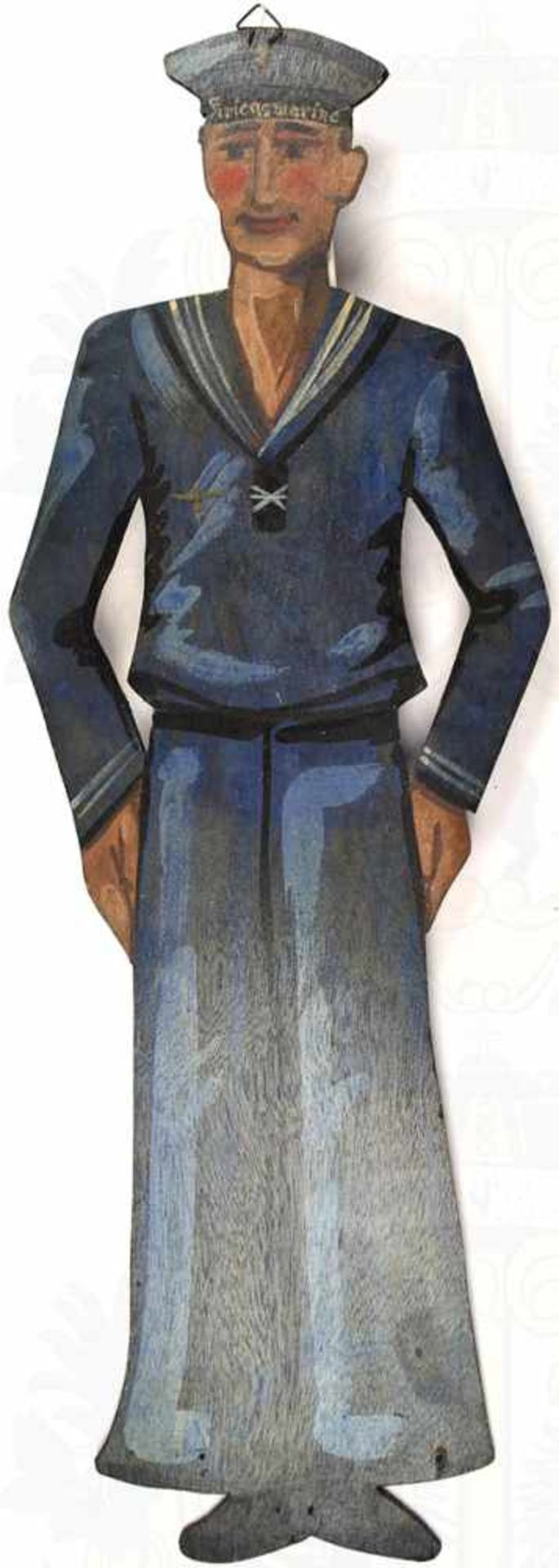 KONVOLUT, Bordarbeit:, Matrosenfigur in blauer Uniform, Mützenaufschrift „Kriegmarine“, Sperrholz,